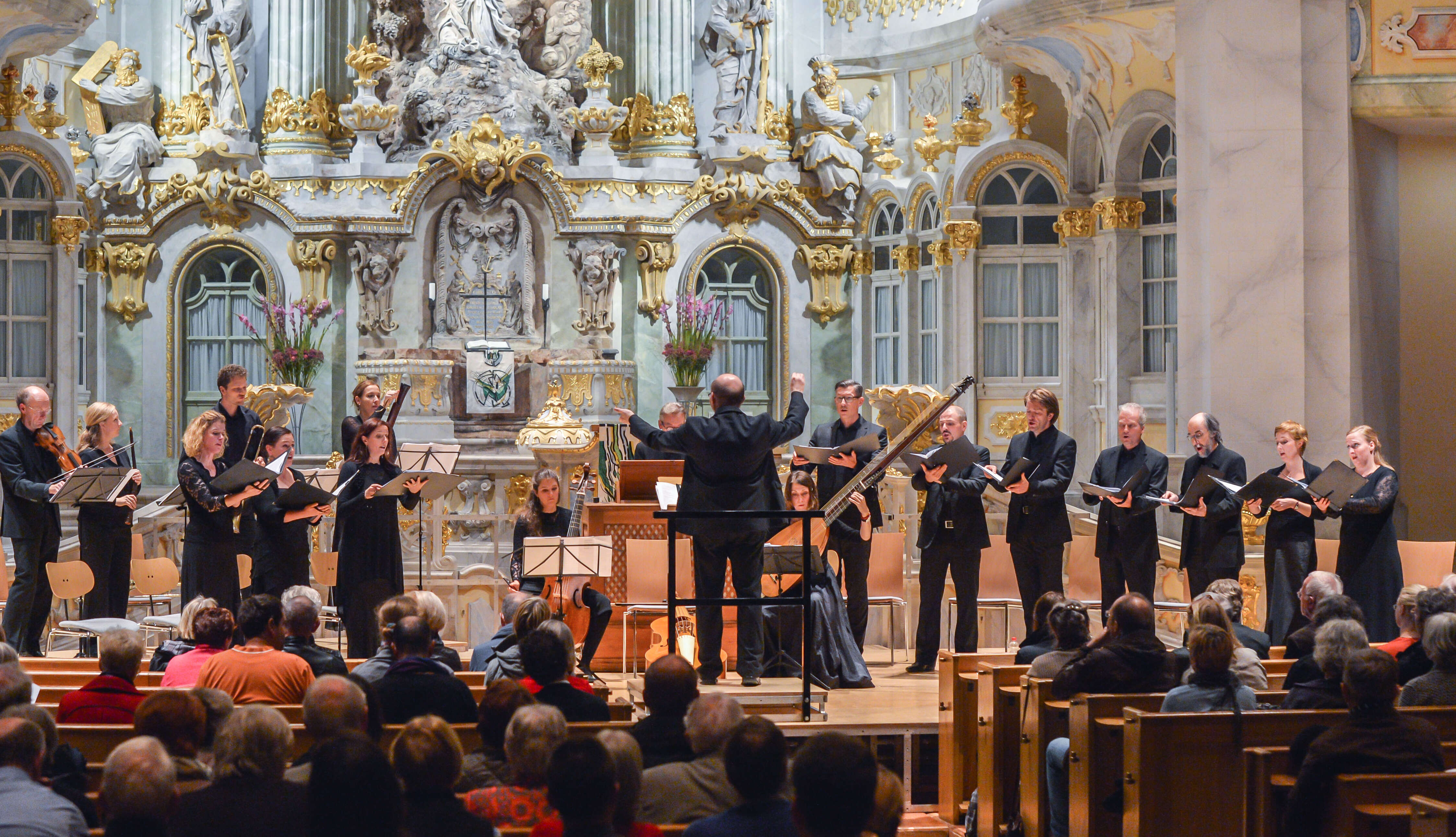 Die Lautten Compagney gibt ein Konzert in der Frauenkirche Dresden beim Heinrich Schütz Musikfest