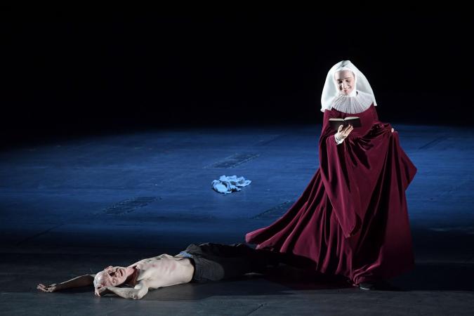 Szene aus Pergolesis "Stabat mater" 2020/21 an der Oper Frankfurt.