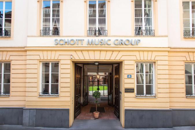 Außenaufnahme: Eingang der Schott Music Group