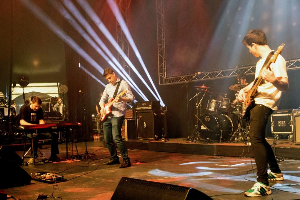 Die Siegerband Funk Fragment aus Dresden auf der Bühne beim SchoolJam 2018.