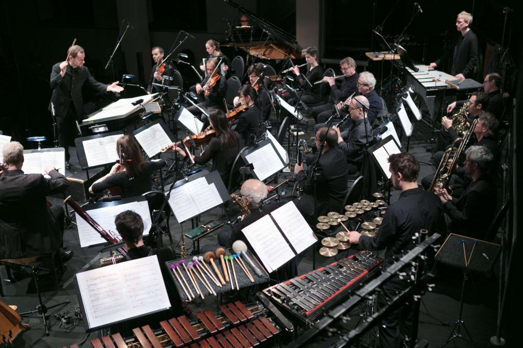 Ensemble Modern im Konzert