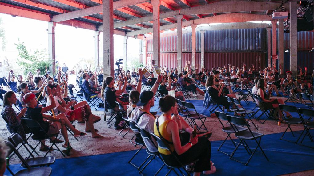 Publikumsbeteiligung bei der Präsentation der Fanumfrage auf dem Festival Playground 2021