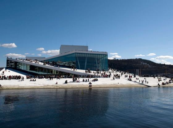 Außenansicht des Opernhauses in Oslo