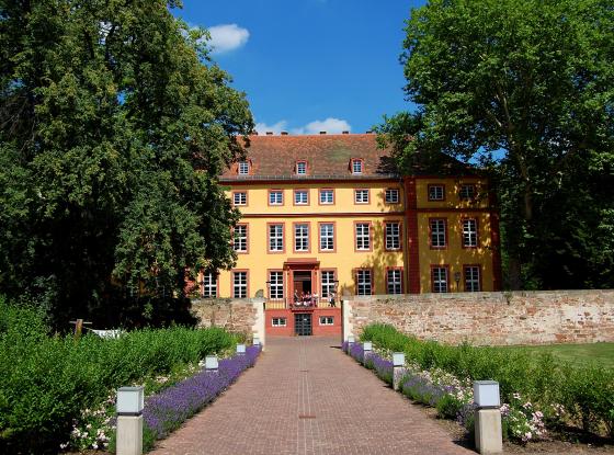 Außenansicht: Landesmusikakademie Hessen, Schloss Hallenburg