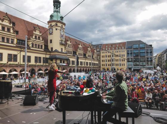 Abbildung: Konzert auf dem Marktplatz Leipzig