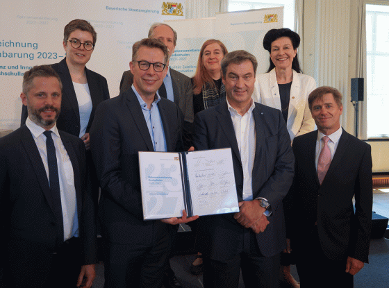 Unterzeichnung der Rahmenvereinbarung zwischen den bayerischen Kunsthochschulen und dem Freistaat Bayern
